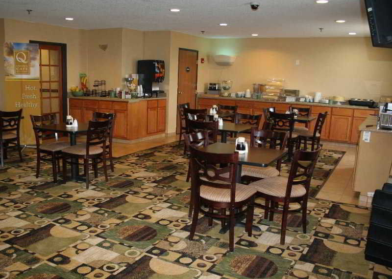 Quality Inn & Suites Menomonie Restaurace fotografie